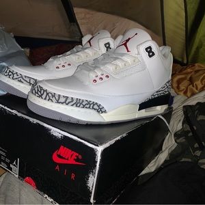 (Brand new)never worn AIR JORDAN RETRO 3 re-imaged cements